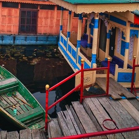 Lala Rukh Group Of Houseboats Otel Srīnagar Dış mekan fotoğraf