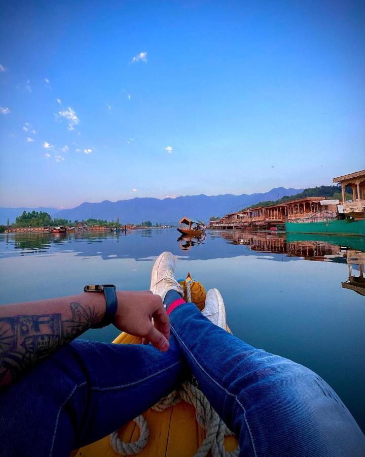 Lala Rukh Group Of Houseboats Otel Srīnagar Dış mekan fotoğraf