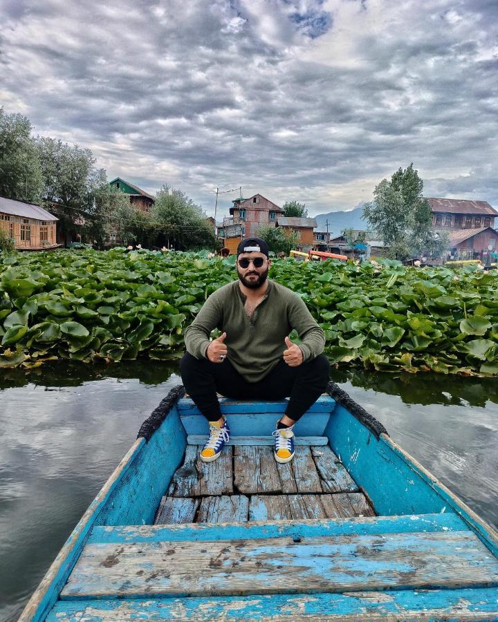 Lala Rukh Group Of Houseboats Otel Srīnagar Dış mekan fotoğraf