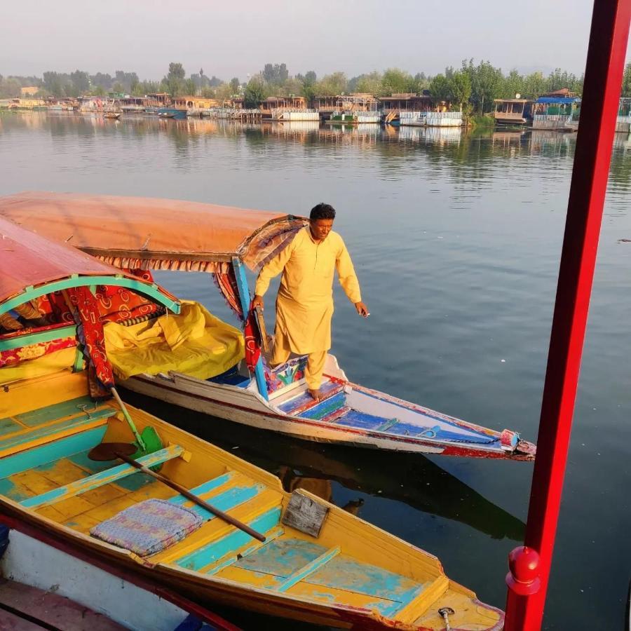 Lala Rukh Group Of Houseboats Otel Srīnagar Dış mekan fotoğraf