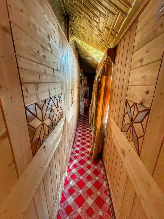 Lala Rukh Group Of Houseboats Otel Srīnagar Dış mekan fotoğraf