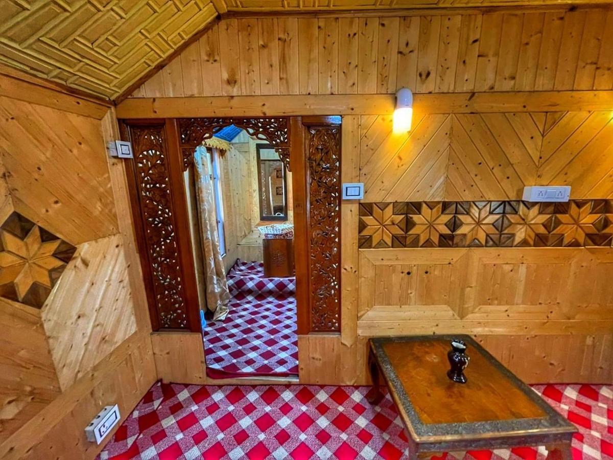 Lala Rukh Group Of Houseboats Otel Srīnagar Dış mekan fotoğraf
