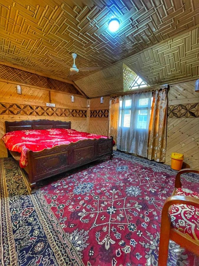 Lala Rukh Group Of Houseboats Otel Srīnagar Dış mekan fotoğraf