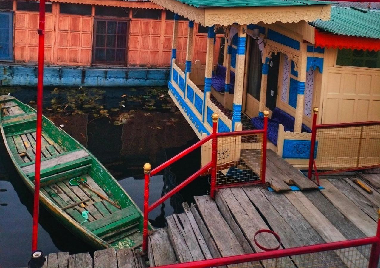 Lala Rukh Group Of Houseboats Otel Srīnagar Dış mekan fotoğraf