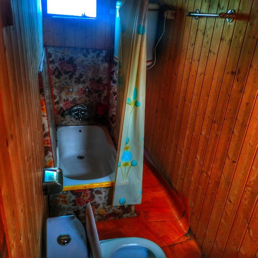 Lala Rukh Group Of Houseboats Otel Srīnagar Dış mekan fotoğraf