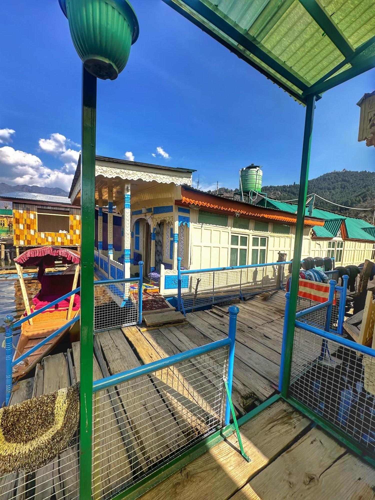 Lala Rukh Group Of Houseboats Otel Srīnagar Dış mekan fotoğraf